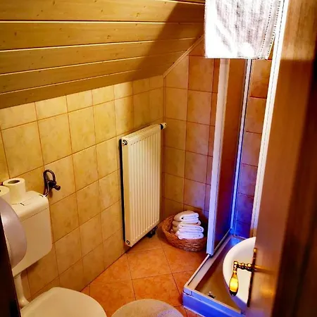 Konukevi Hisa Erlah 3*