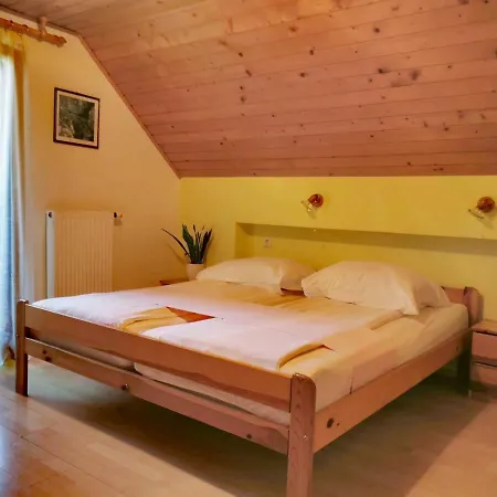 Konukevi Hisa Erlah 3*