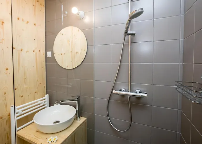 Hisa Erlah בית הארחה