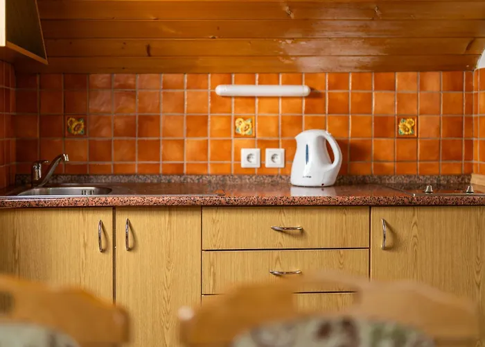 Hisa Erlah בית הארחה 3*